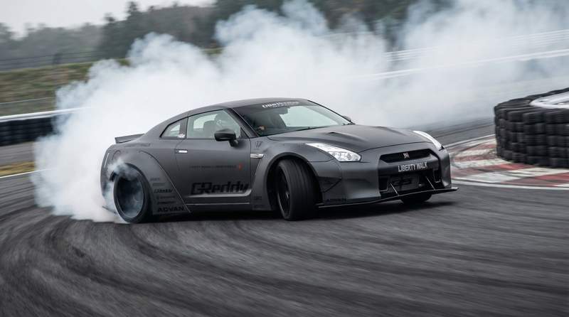 四虎GTR漂移视频